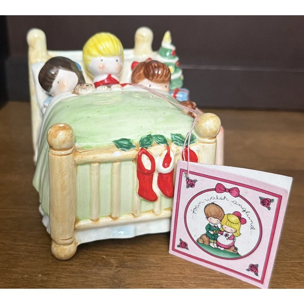 JOAN WALSH ANGLUND Ebeling & Reuss Christmas Dreams Music Box Santa Claus Is Com